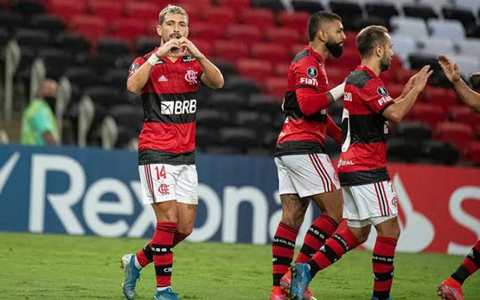 Jogadores do Flamengo em dim de contrato que podem reforçar seu time