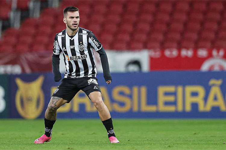 Internacional pede 2 jogadores do Galo para liberar Edenilson; confira 