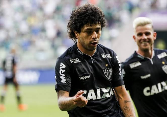Jogadores livres e em fim de contrato no Brasil que podem reforçar seu time de graça