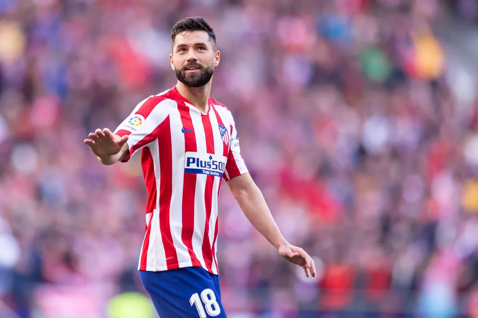 Galo entra forte na briga por zagueiro do Atlético de Madrid