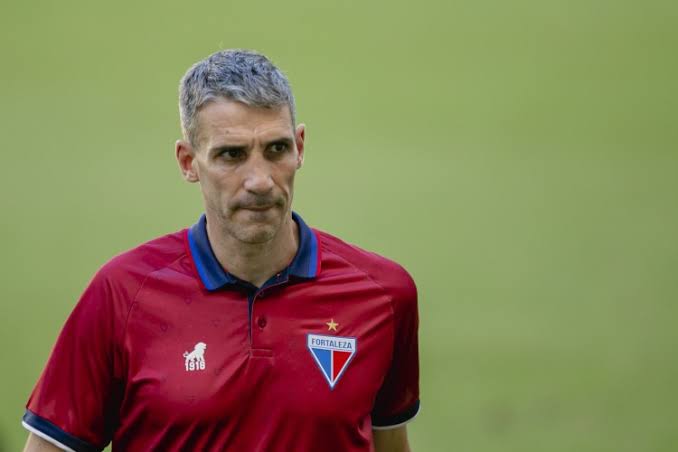 Presidente do Fortaleza diz que Atlético procurou Vojvoda: "Houve um contato"