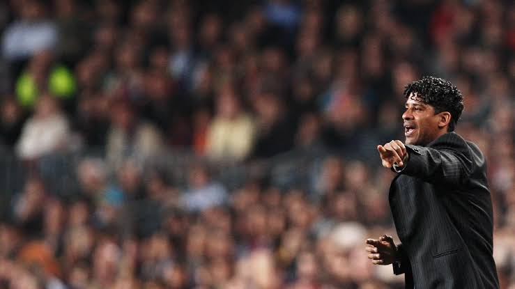 Técnico ex-Barcelona é oferecido por empresa de Guardiola e Galo toma posição; Caetano está de olho