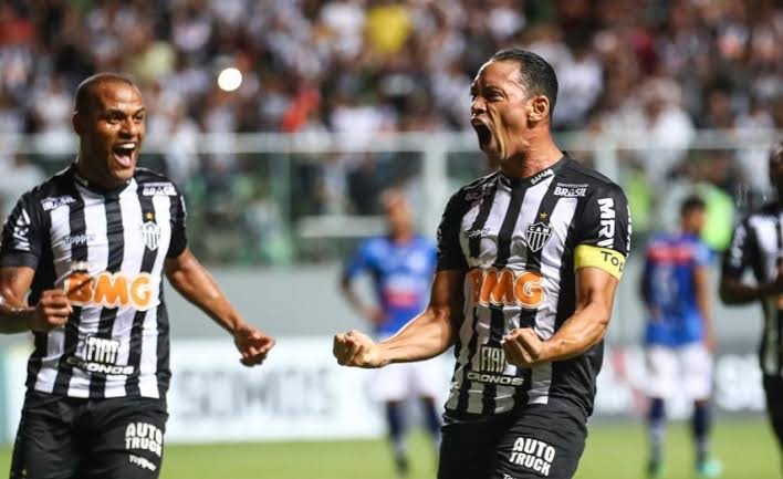 Ricardo Oliveira revela como foram conversas com Sampaoli e motivo que o fez ser 'excluído' no Atlético