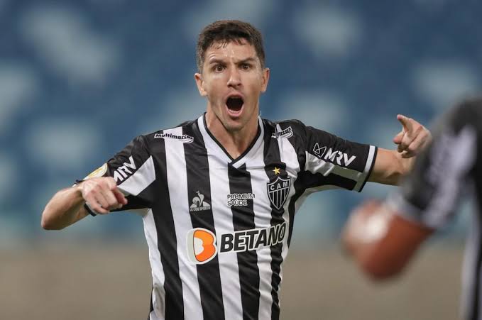 Galo: Surpreso' com Cuca, Mohamed diz que tentará preservar Atlético, mas indica mudança importante em função de estrela