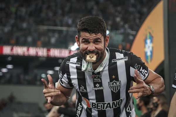 galo: Rodrigo Caetano revela motivos que Diego Costa deu para deixar Galo
