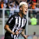 Galo: Após problemas financeiros no Corinthians, empresário fala sobre chance de Róger Guedes voltar ao Atlético
