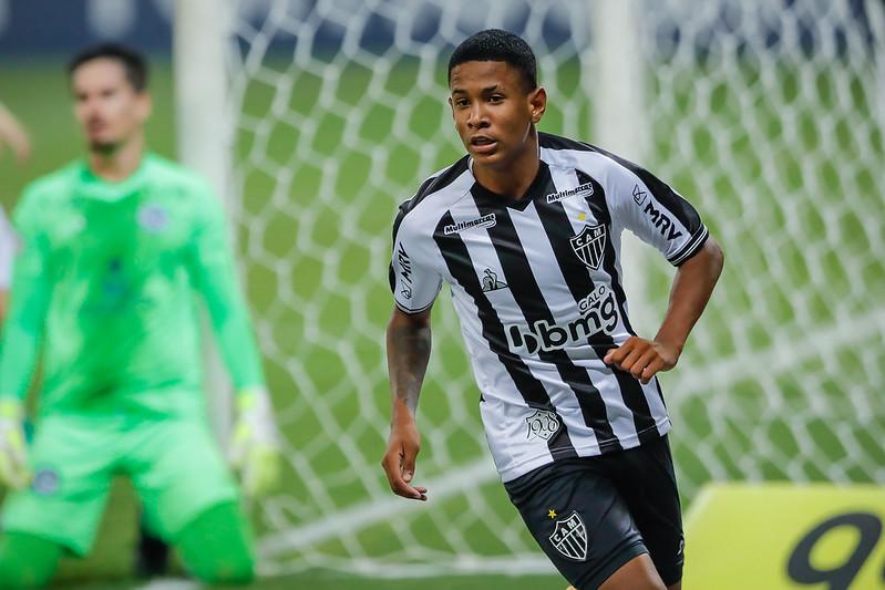Galo: Vai jogar? Antônio Mohamed fala se o atacante Savinho terá oportunidades na equipe atleticana