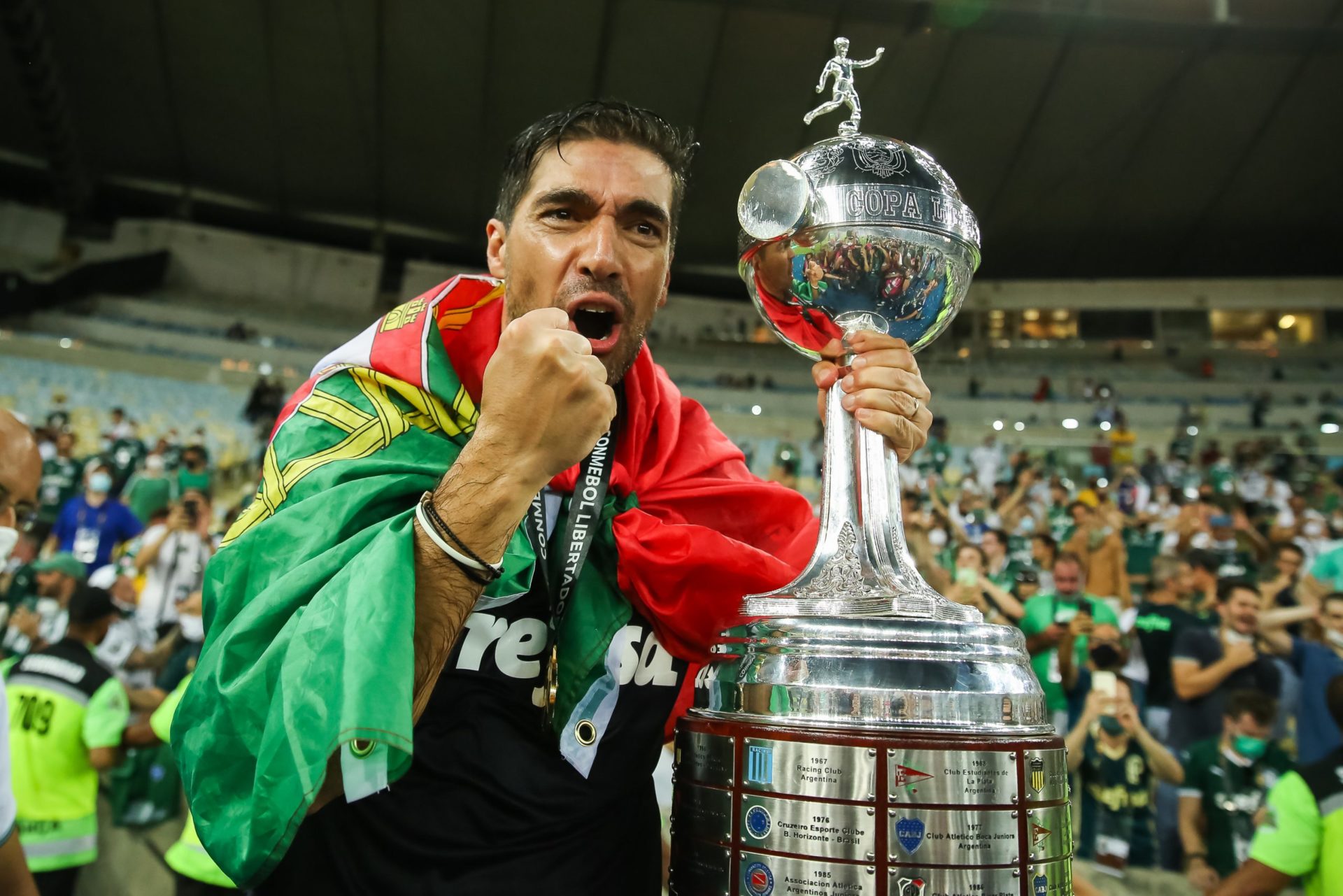 Abel Ferreira mete 'travão' na euforia: Digo aos meus jogadores