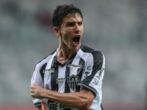Nacho pelo Atlético-MG