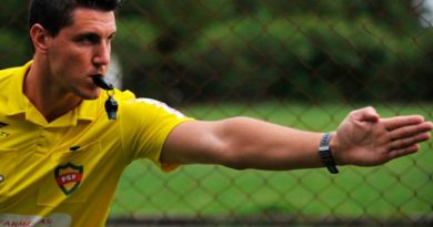 Árbitro Atlético e Santos