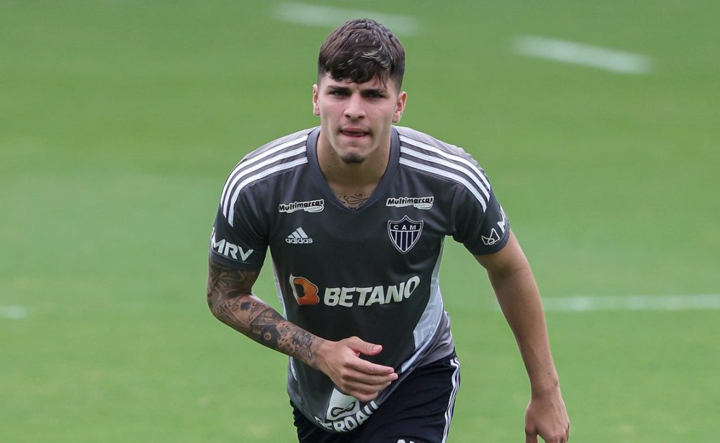 Atacante do Galo Isaac