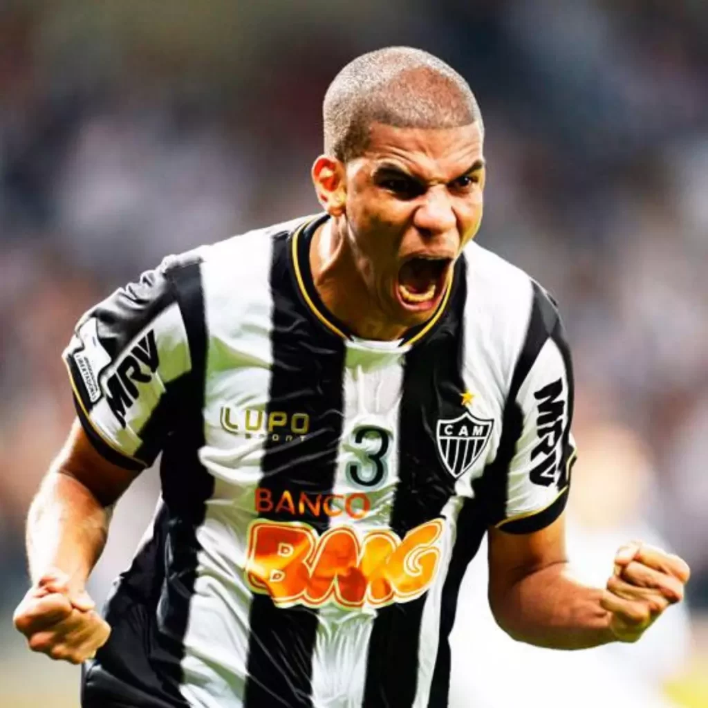 Notícias do Galo- "clone" de Léo Silva deixa o clube