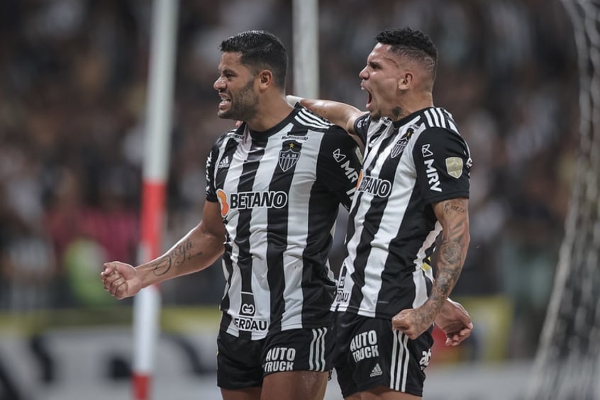 Hulk e Paulinho Atlético