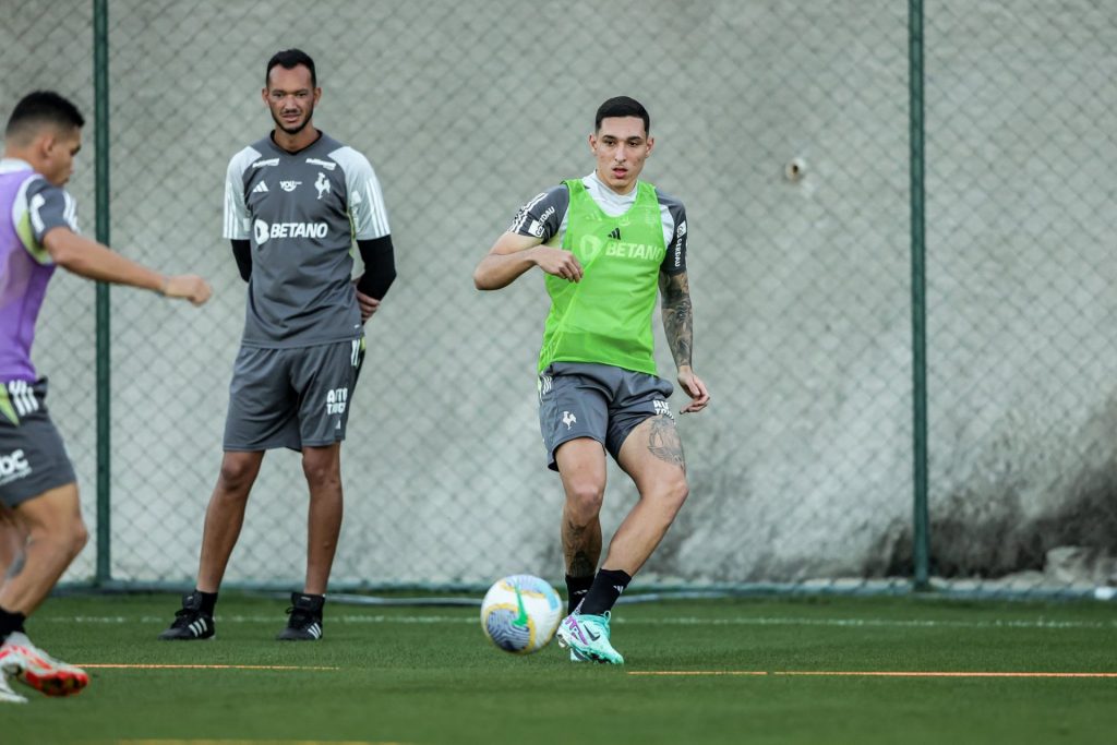 Notícias do Galo: Paulo Vitor trabalha normalmente