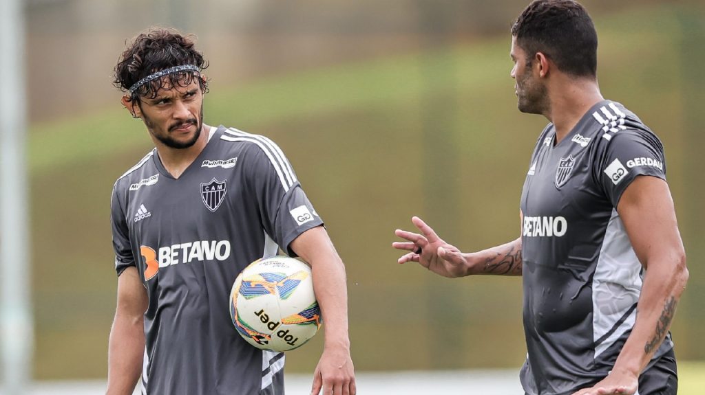 Gustavo Scarpa e Hulk