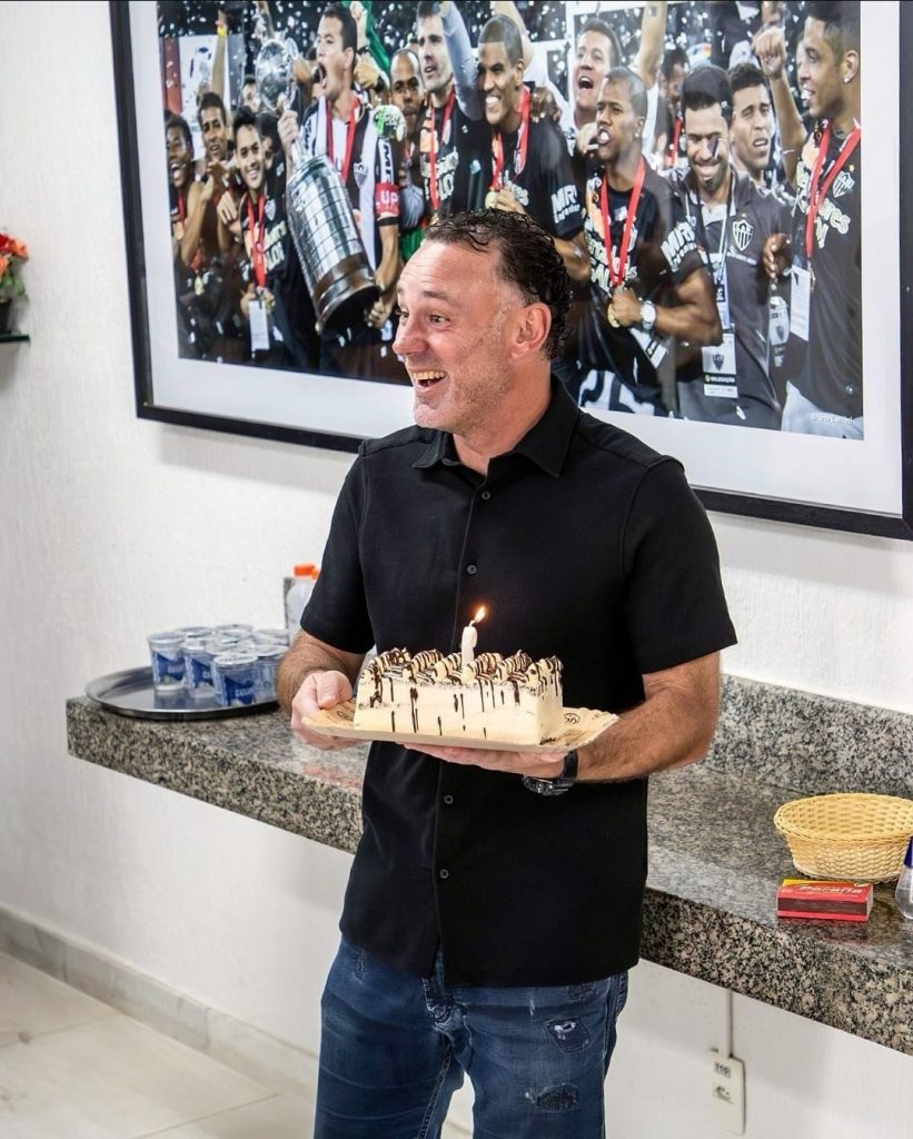 Gabriel Milito na Cidade do Galo