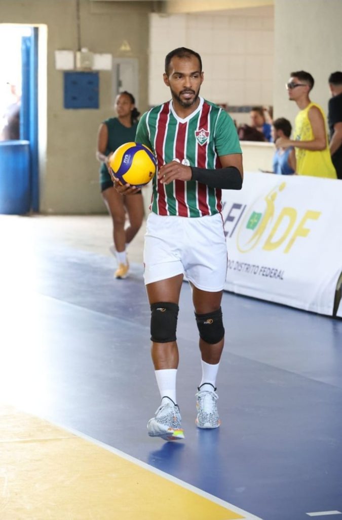 Richarlyson do Atlético-MG no vôlei