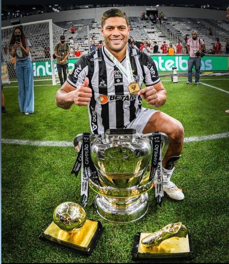 Hulk campeão com a camisa do Galo