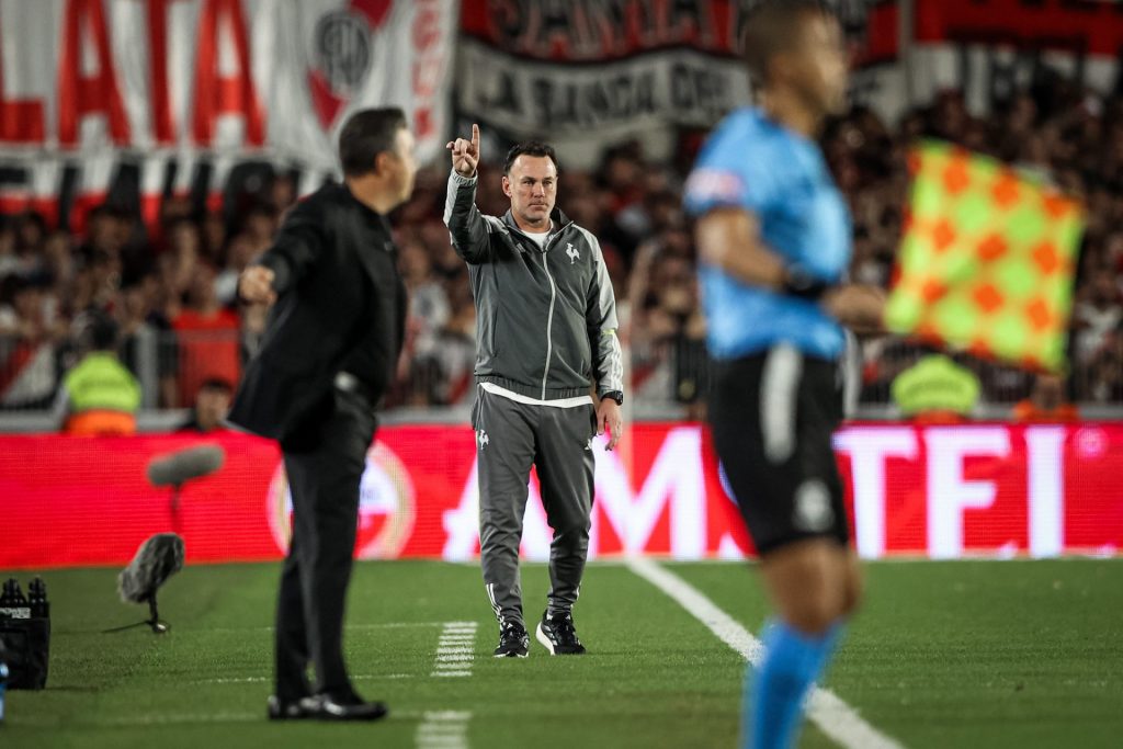 Gabriel Milito em River Plate x Atlético-MG