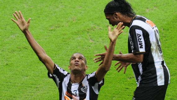 Leo Silva e Ronaldinho