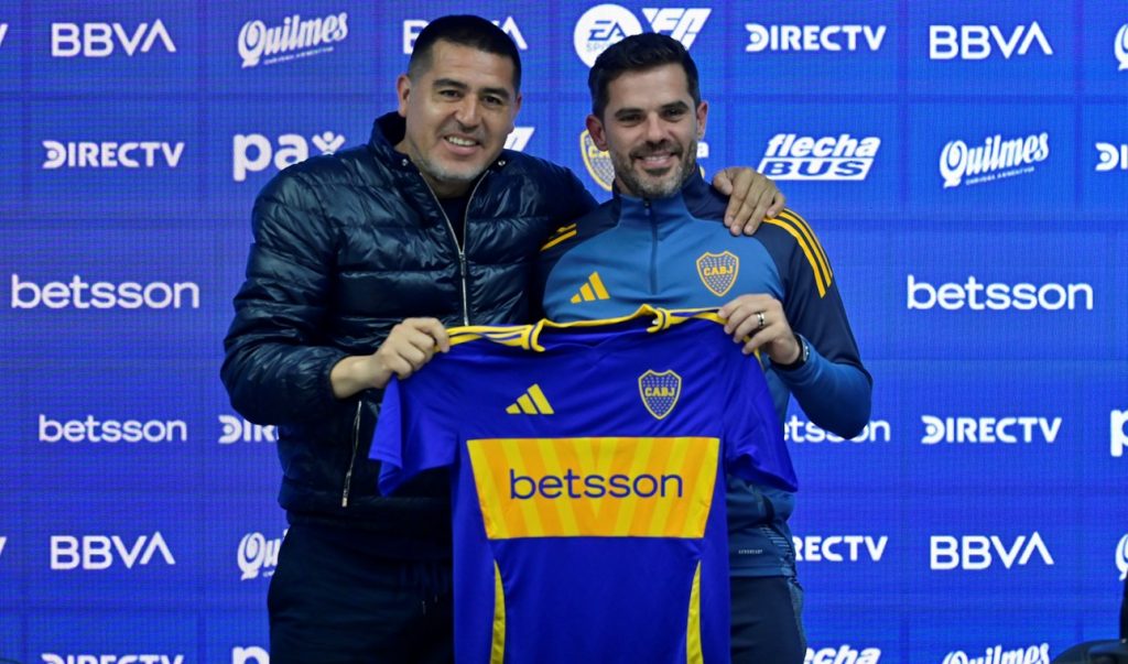 Riquelme (presidente), Gago (treinador)