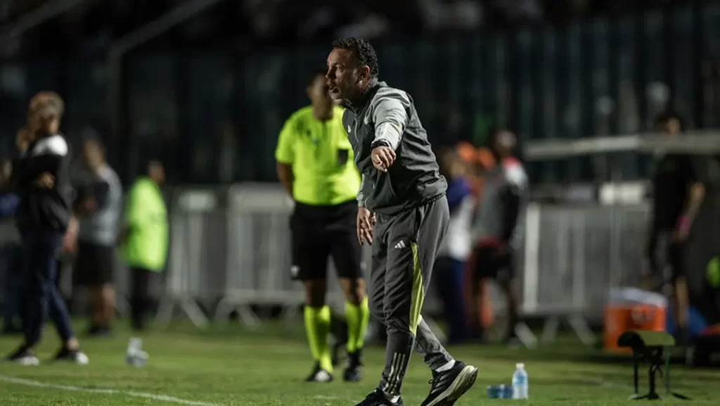 Gabriel Milito, em comum acordo, deixou o Atlético-MG