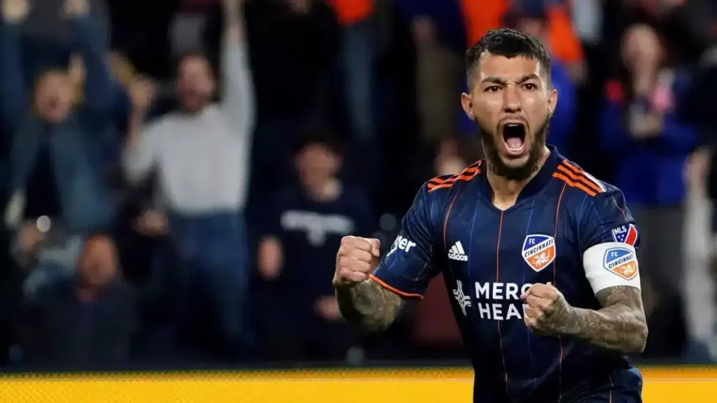 Luciano Acosta vai jogar no Atlético-MG?