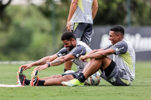 sports-atletico-galo-atletico-mg-brahian-palacios-hulk-via-na-tv-jogava-no-play-1713412166
