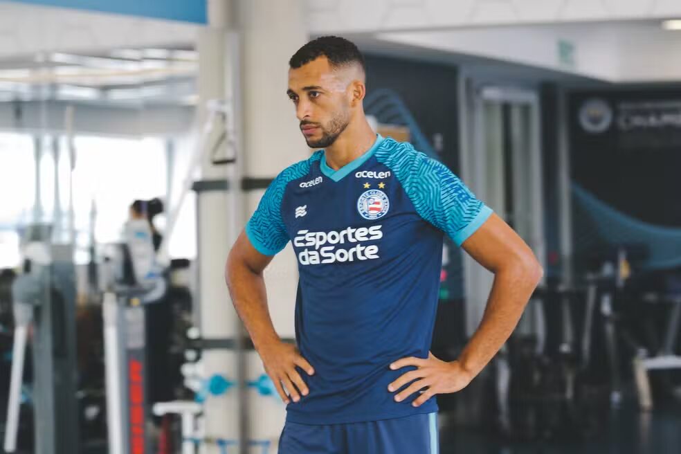 Vitor Hugo está fora dos planos de Rogério Ceni