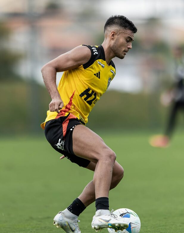 Fausto Vera, volante do Atlético-MG