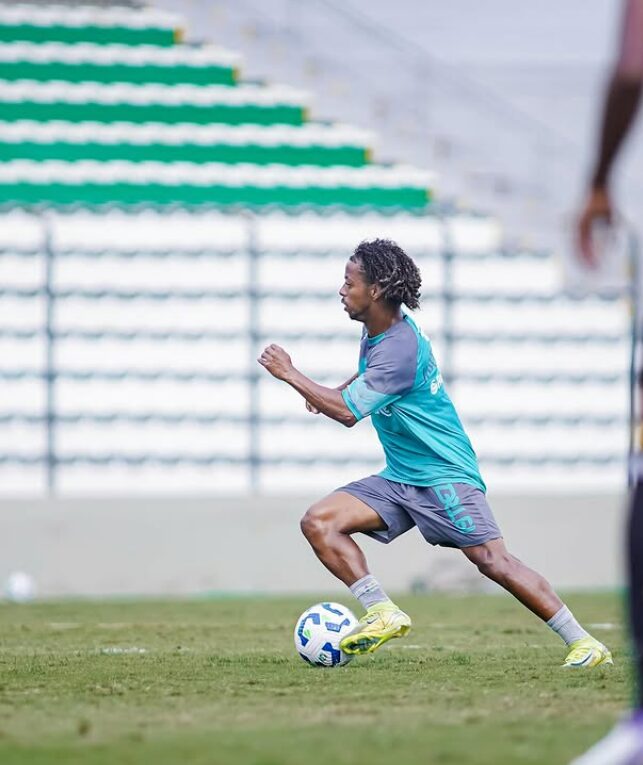 Ênio foi alvo do Atlético-MG