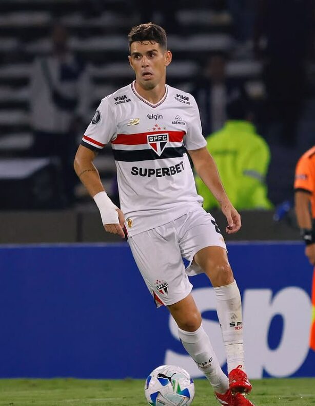 Oscar é desfalque contra o Atlético-MG