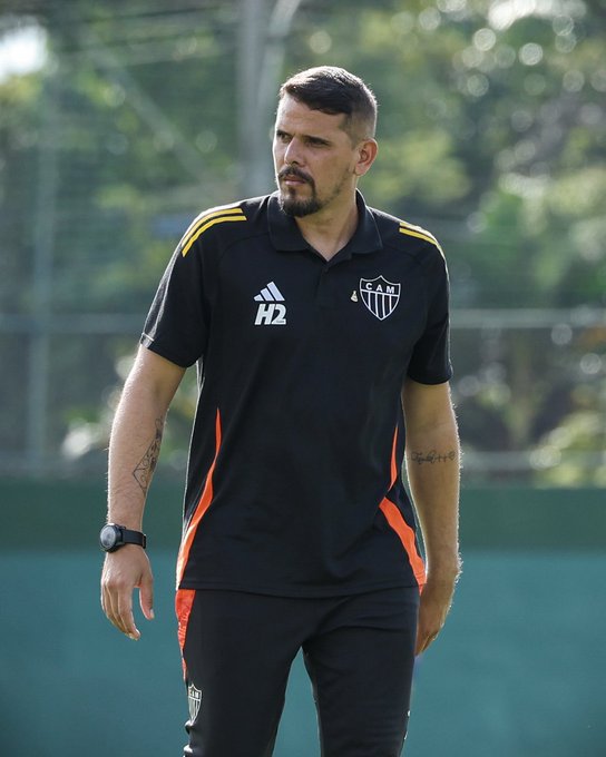 Ex treinador da equipe feminina do Atlético-MG