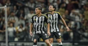 Junior Alonso e Alan Franco