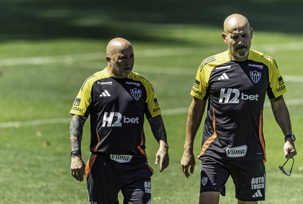 Sampaoli e o auxiliar