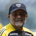 Meio-campista quer jogar com Sampaoli