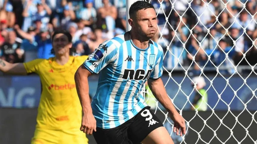 adrian-martinez-racing-festejo-de-gol_862x485